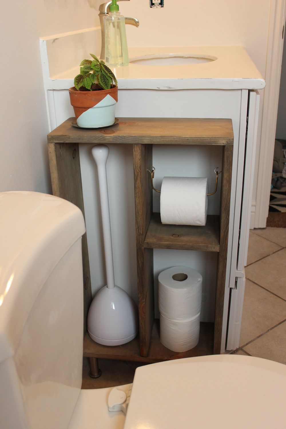 Toilet paper Holder DIY