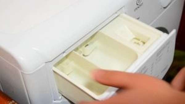 Как снять лоток для порошка в стиральной машине