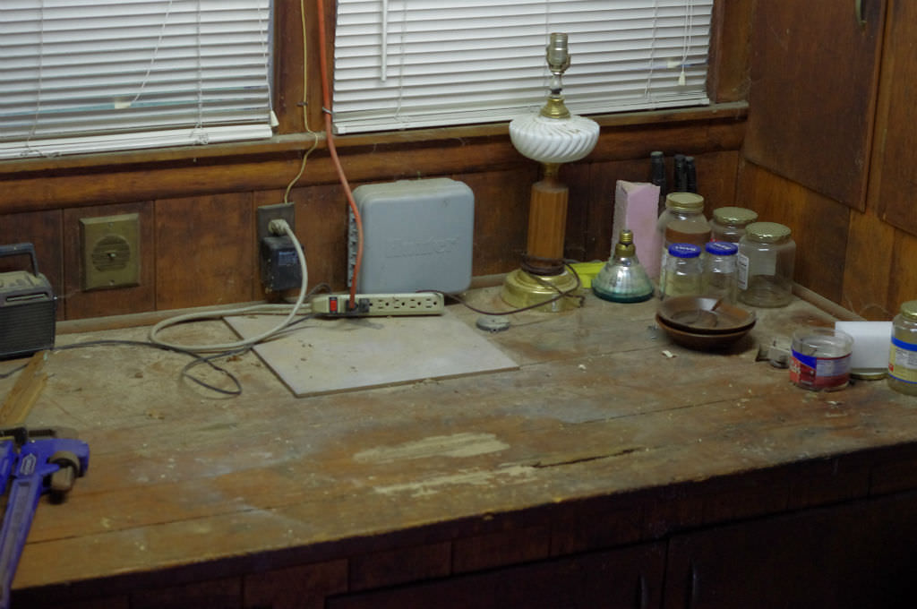 Work bench with space for a Mini Mill