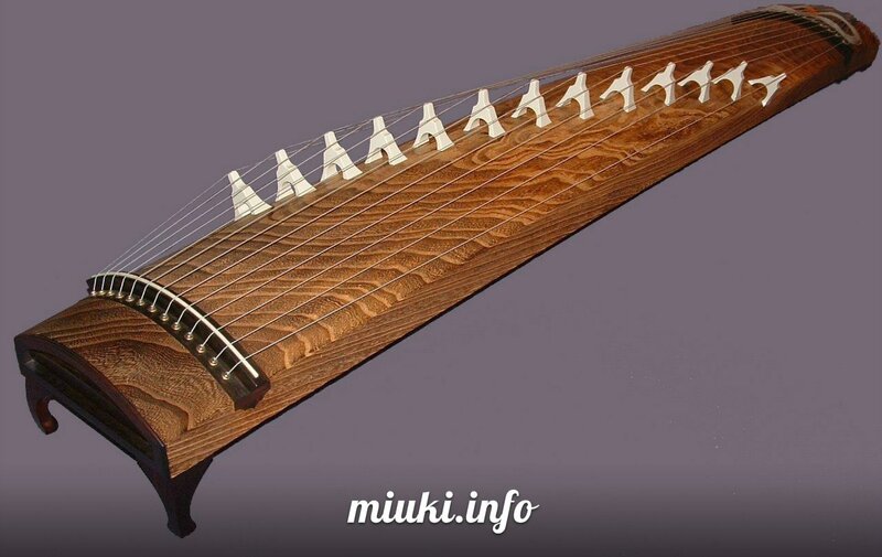 Некоторые японские народные музыкальные инструменты - Кото