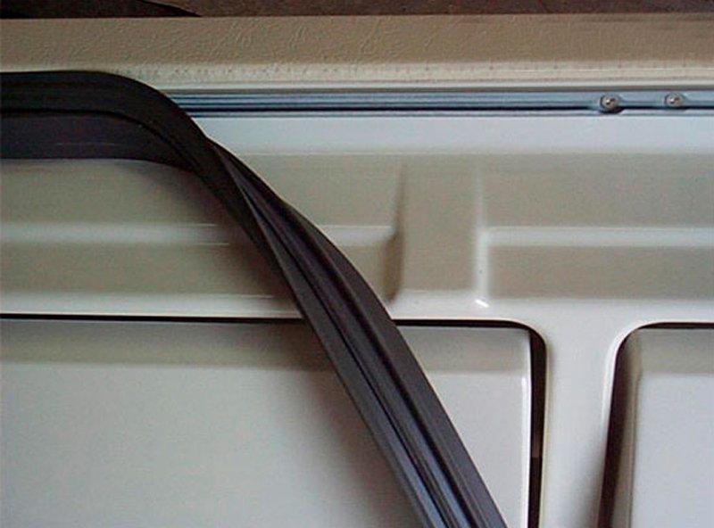 Восстановить уплотнительную резинку на двери холодильника можно горячим способом