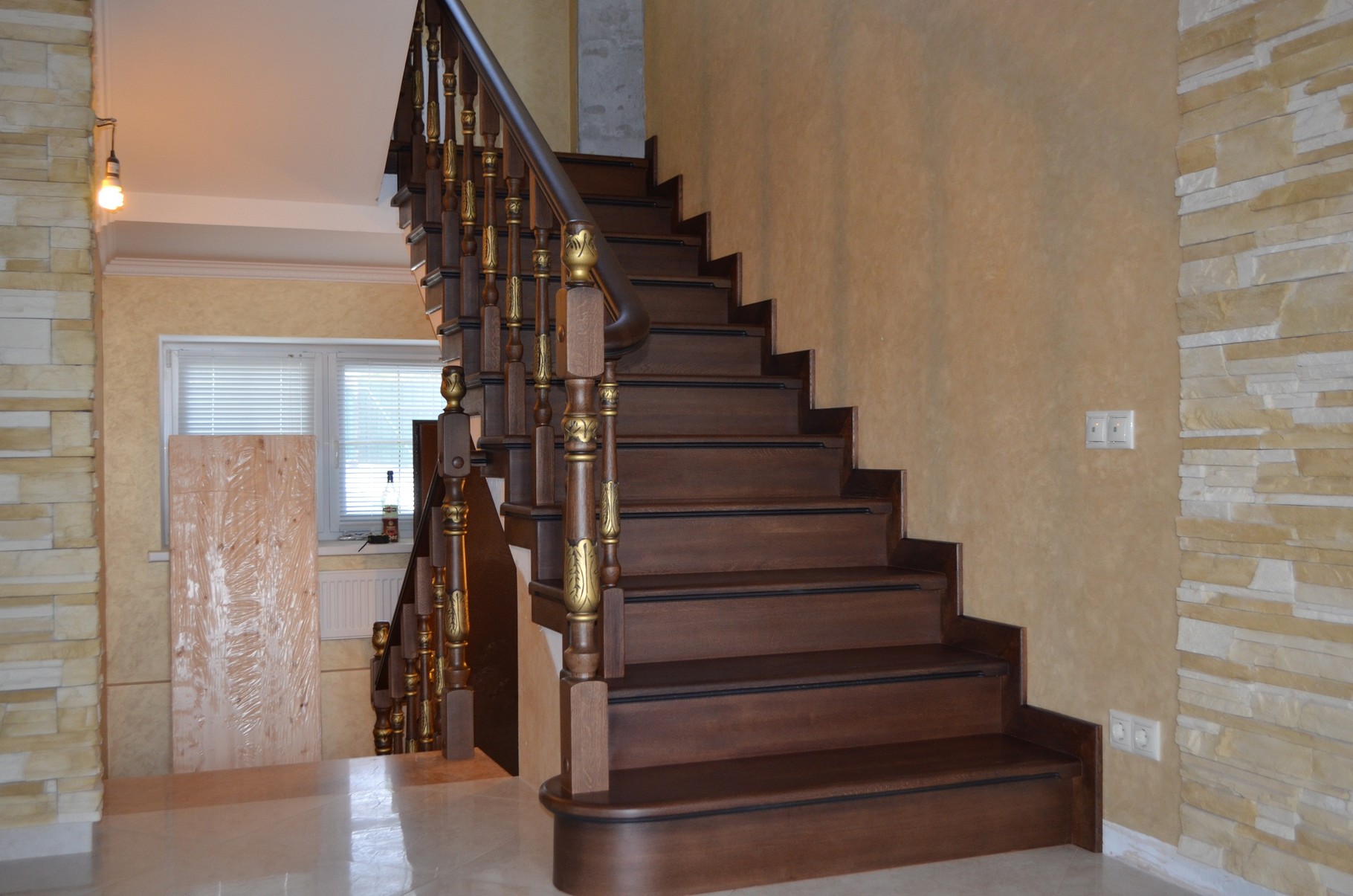 Фото лестницы деревянной