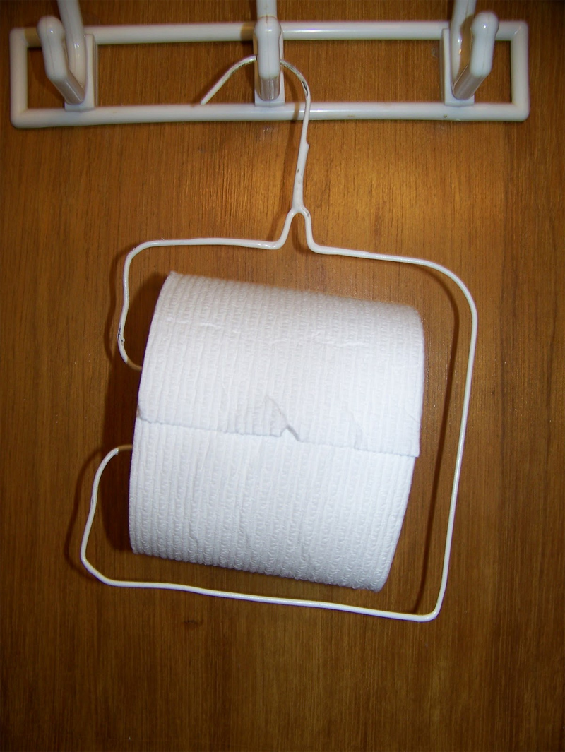 Пластиковый держатель для туалетной бумаги