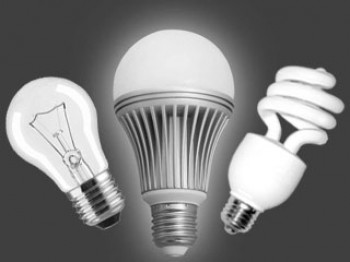 Талица соотношения мощностей и светового потока в люменах у разных типов ламп